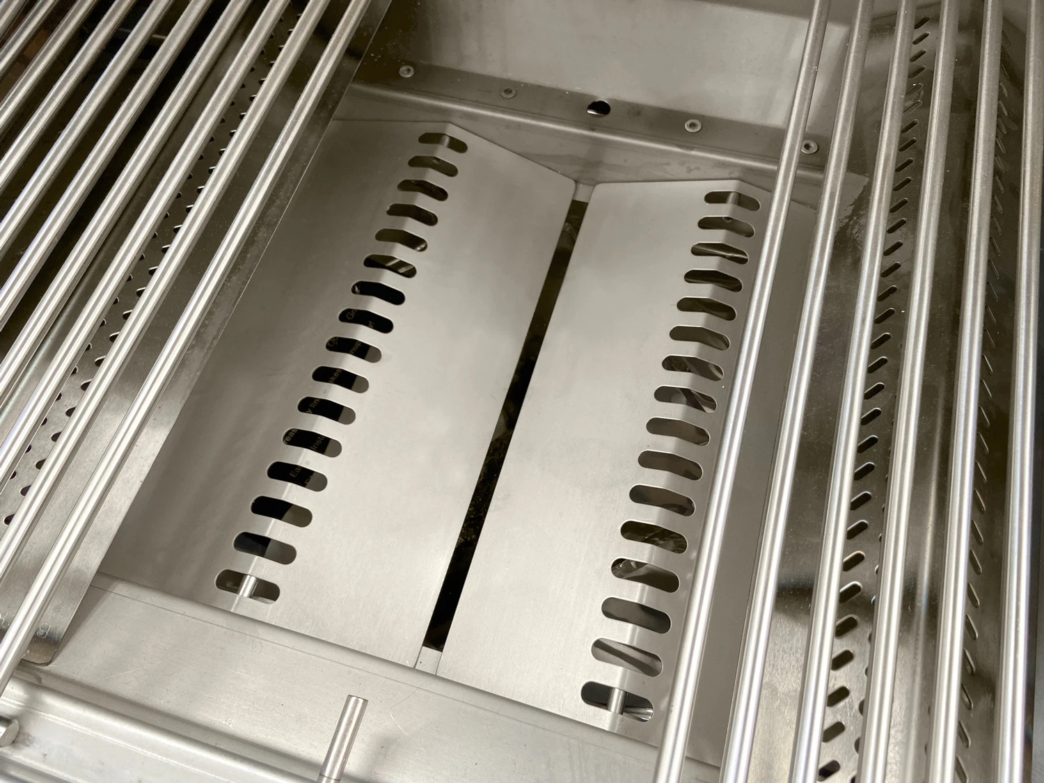 BULL Diablo Gasgrill - Einbaugrill Mit Backburner Und Rotisserie – Bild 4