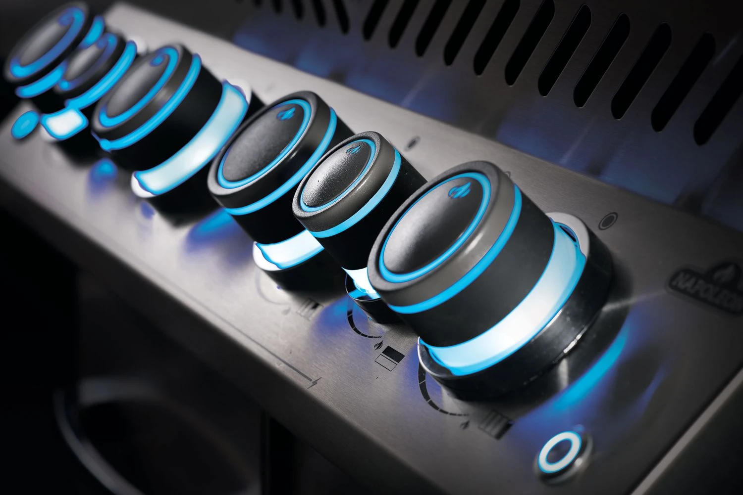 Napoleon Prestige 500 Gasgrill, Charcoal Grau - Mit Safety Glow - X-DEAL Inkl. Grillthermometer, Schneidebrett Und Windschild Für SIZZLE ZONE – Bild 9