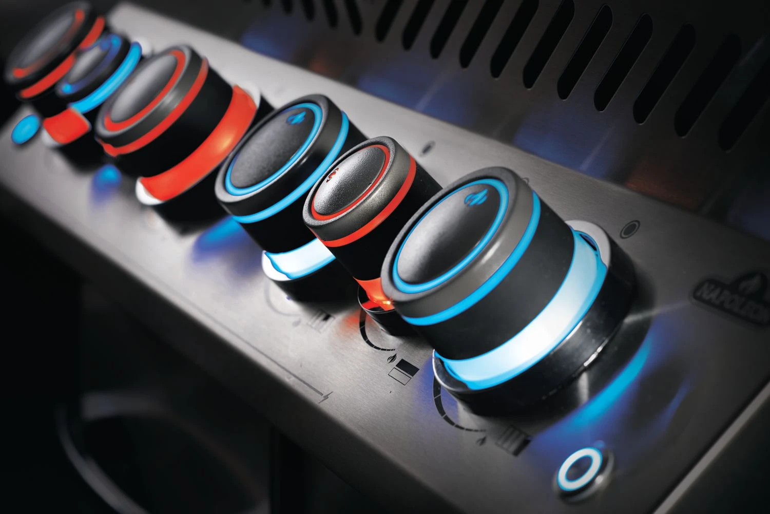 Napoleon Prestige 500 Gasgrill, Charcoal Grau - Mit Safety Glow - X-DEAL Inkl. Grillthermometer, Schneidebrett Und Windschild Für SIZZLE ZONE – Bild 8