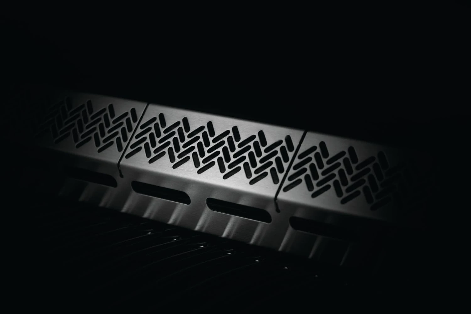 Napoleon Rogue SE 525 Edelstahl Gasgrill Mit Sizzle Zone Und Heckbrenner - Modell 2023 – Bild 9