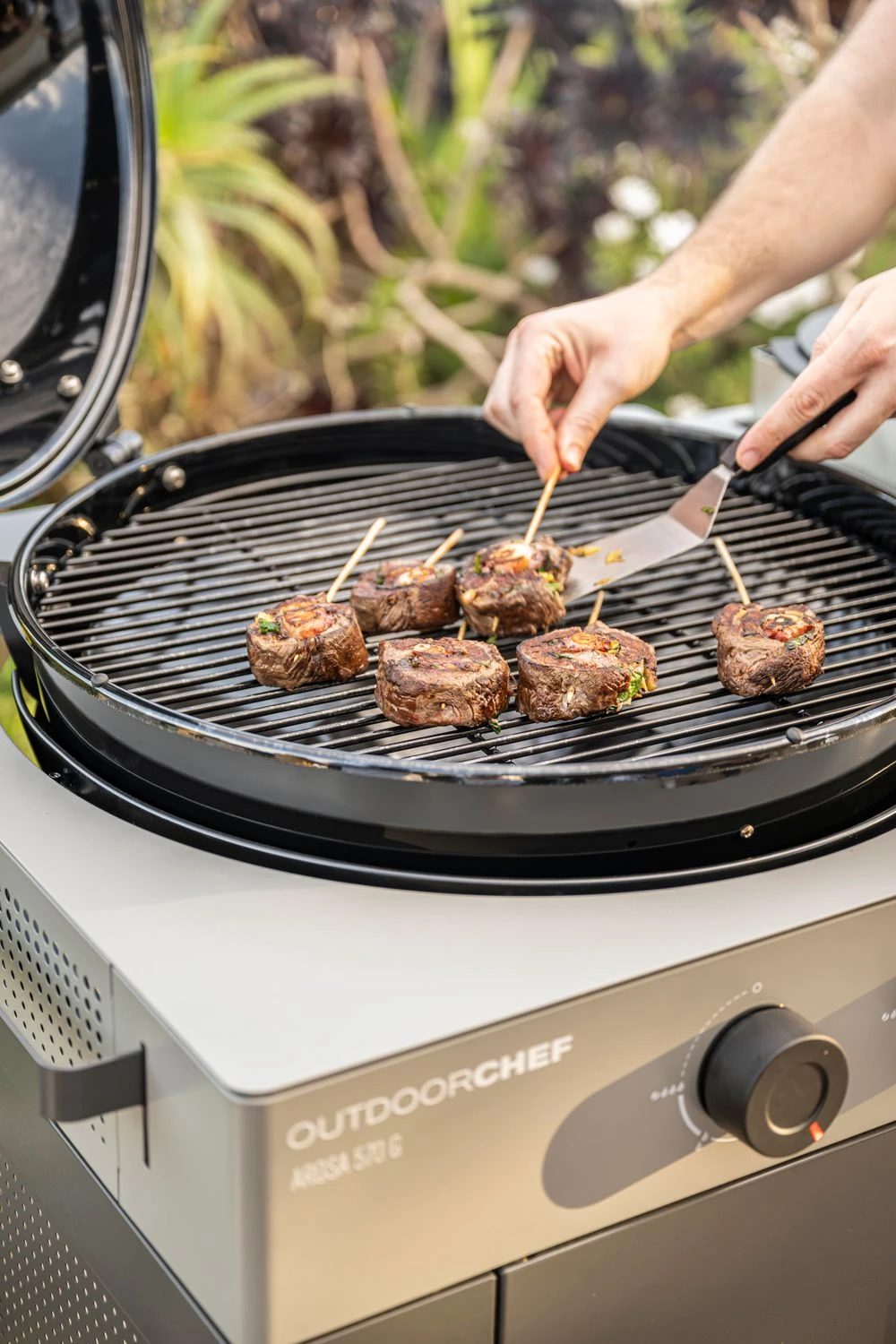 Outdoorchef Gas Kugelgrill Arosa 570 G Evo Grey Steel – Bild 7