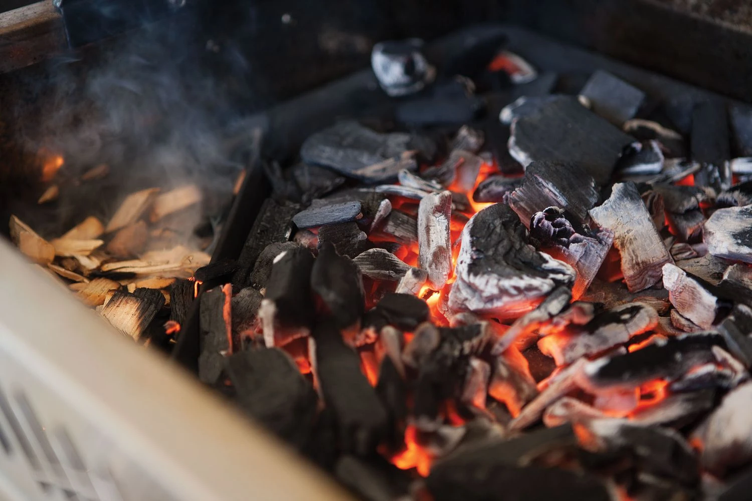 Napoleon Holzkohleneinsatz Für Gasgrills – Bild 4