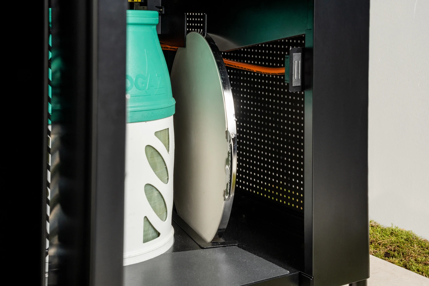 Outdoorchef Gas Kugelgrill Arosa 570 G Evo Black Style – Bild 5